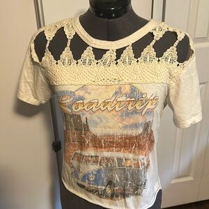 ALTAR’D STATE boho roadtrip T-shirt Size M